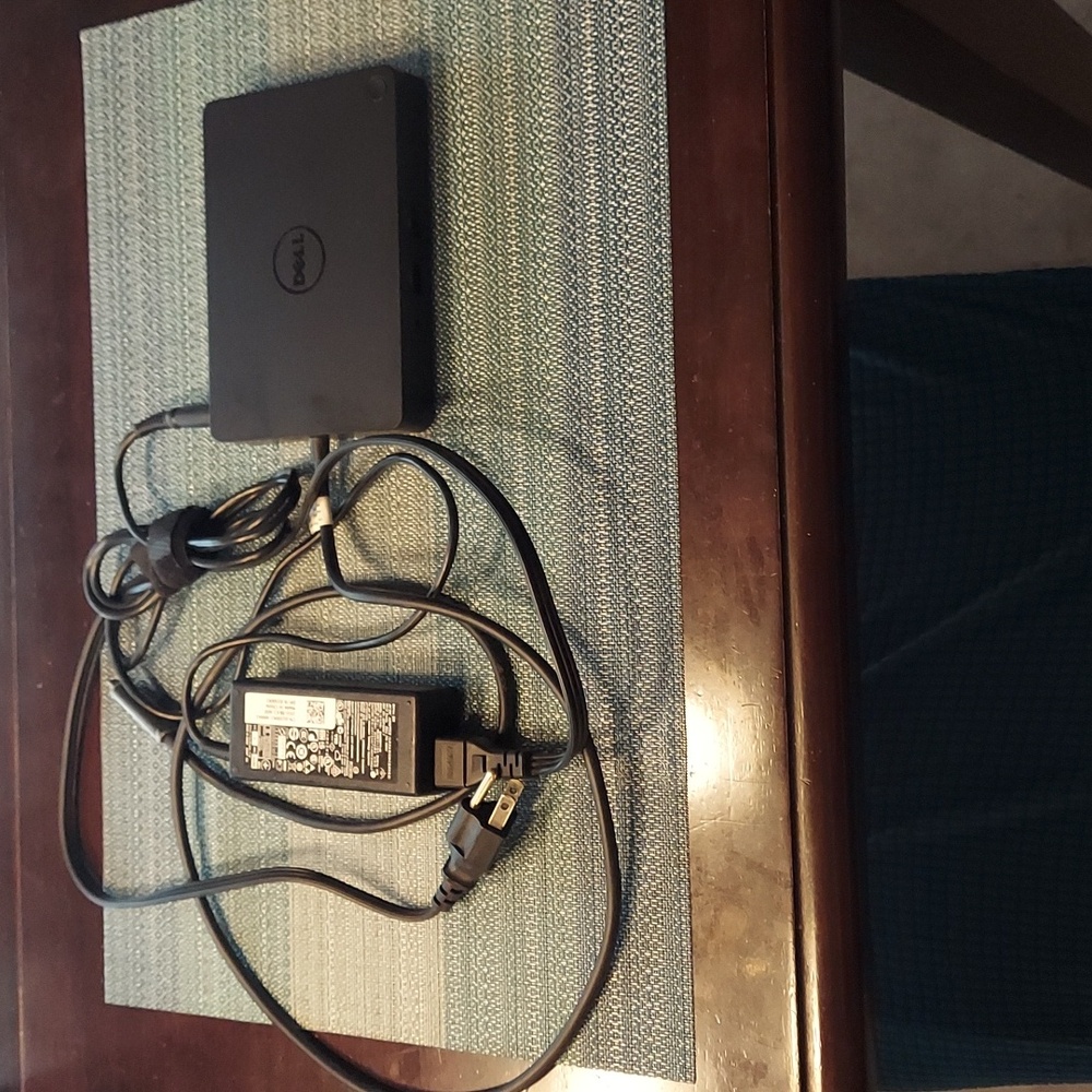 DELL Docking Station 19.5V Model K17A - EUC